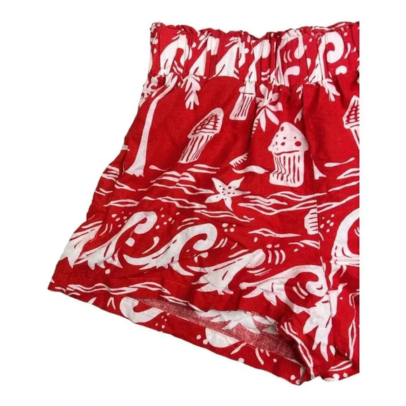 C & California Women's Medium Red Hawaiian Pattern 100% Linen Shorts - Picture 2 of 6